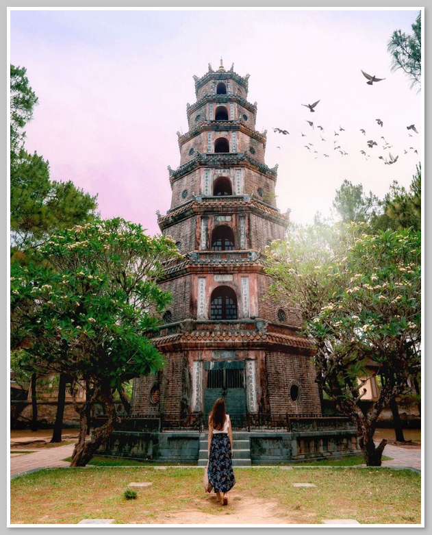 Tháp Phước Duyên là địa điểm check-in cực đẹp ở chùa Thiên Mụ 